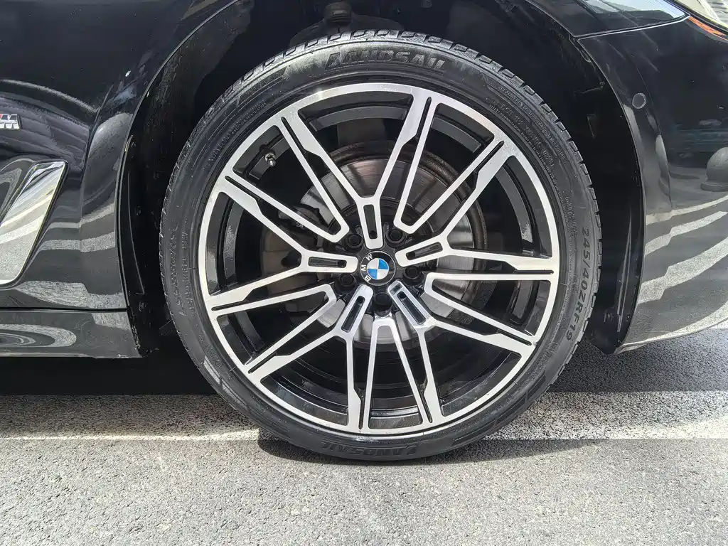 BMW 5 Series 2023 — фото 11