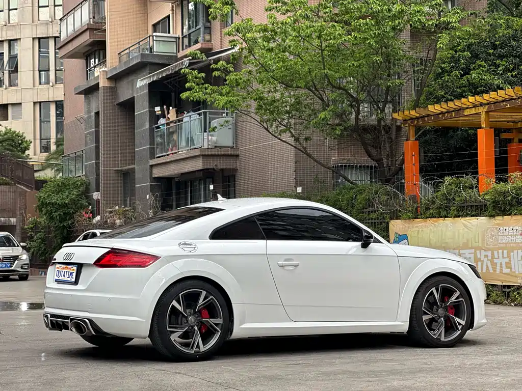 Audi TT 2017 — фото 16