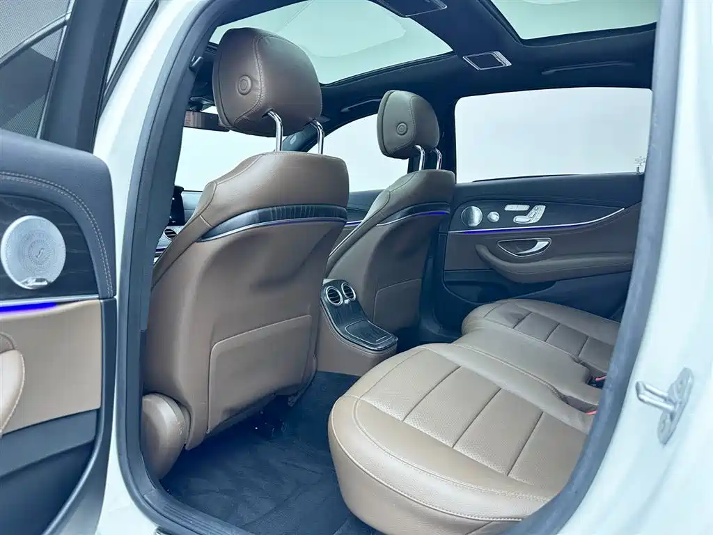 Mercedes-Benz E-Class 2021 — фото 13