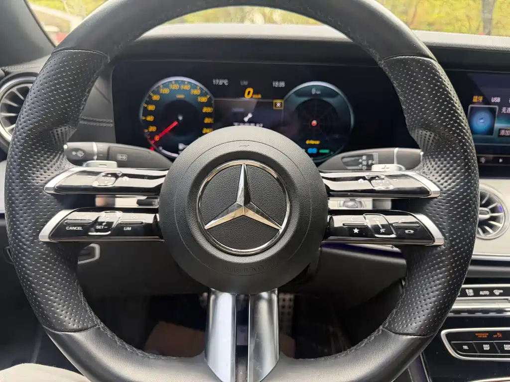 Mercedes-Benz E-Class 2021 — фото 13