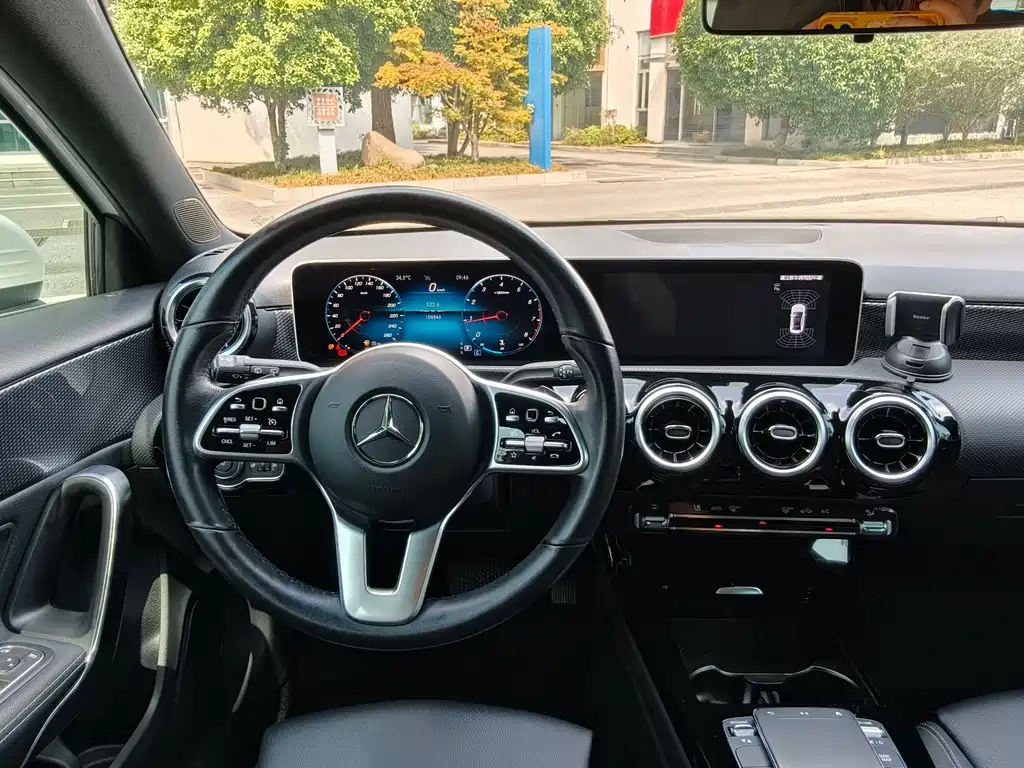 Mercedes-Benz A-Class 2020 — фото 11
