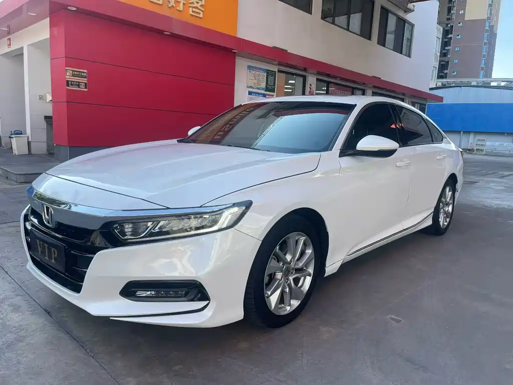 Honda Accord 2018 — фото 1