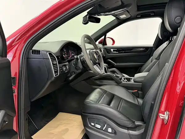 Porsche Cayenne 2021