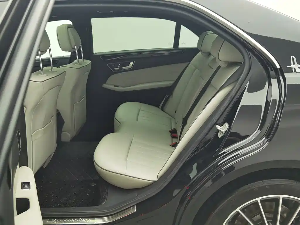 Mercedes-Benz E-Class 2014 — фото 15