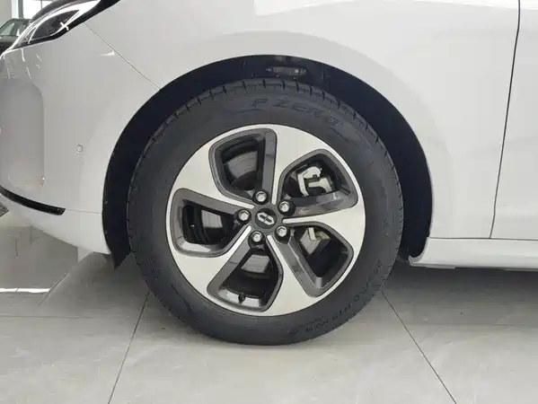 AITO M5 2024