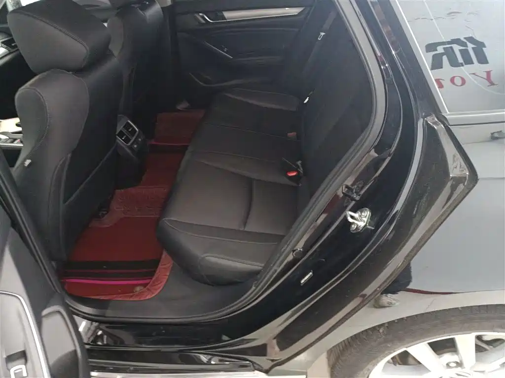 Honda Accord 2022 — фото 17