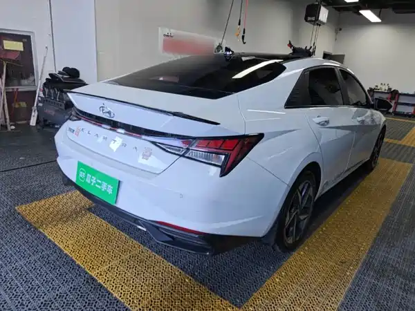Hyundai Elantra 2023