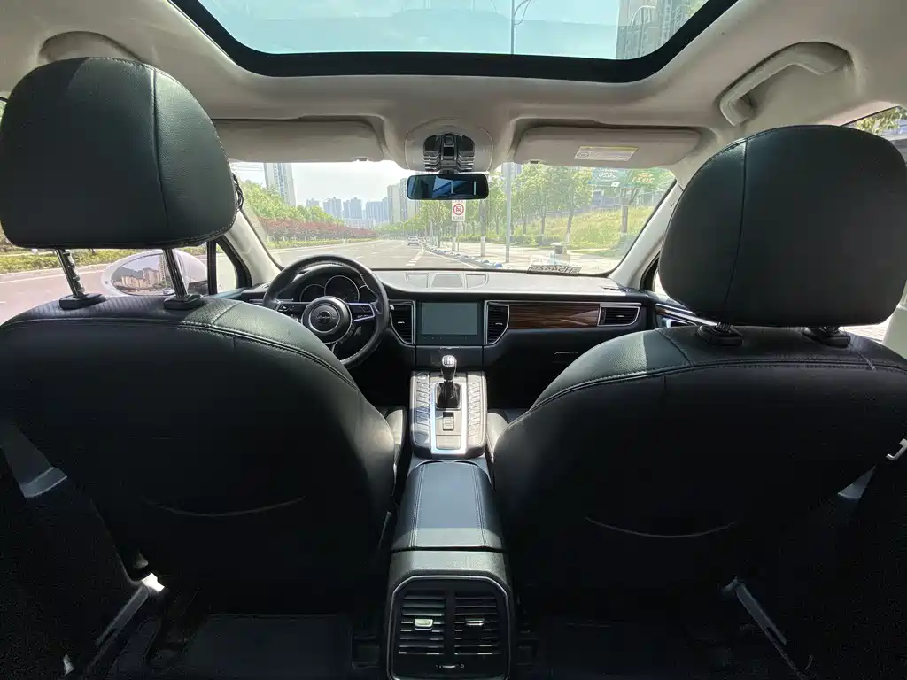 Zotye SR9 2017 — фото 18