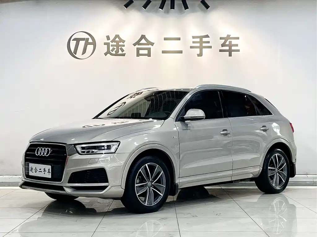 Audi Q3 2018 — фото 1