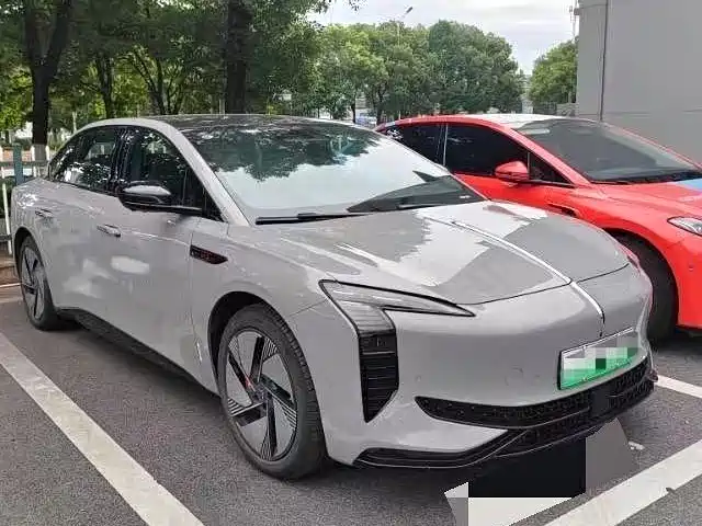 Hongqi EH7 2025