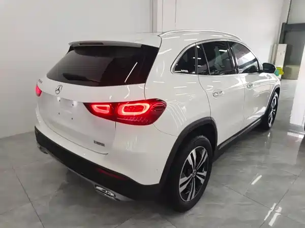 Mercedes-Benz GLA 2021