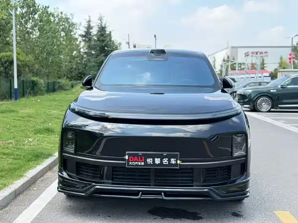 Li Auto L8 2025