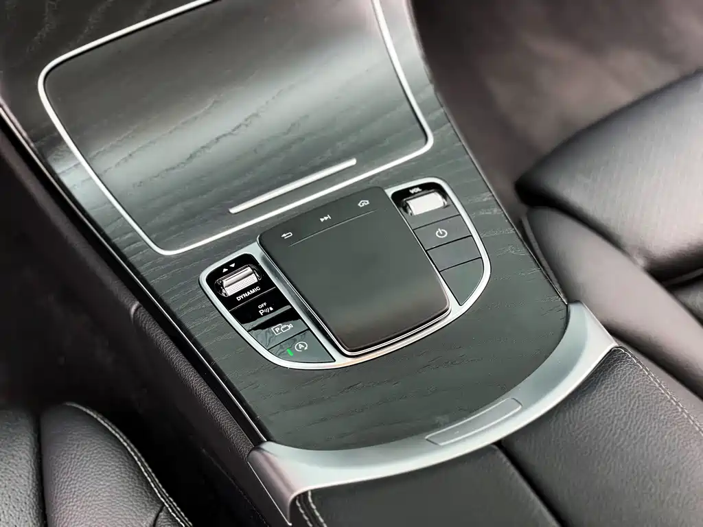 Mercedes-Benz C-Class 2019 — фото 19