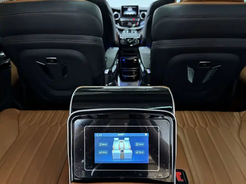 Mercedes-Benz V-Class 2020 — фото 13