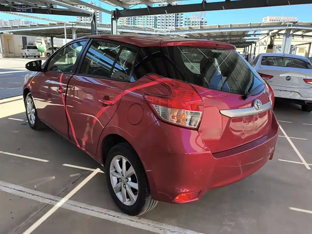 Toyota Yaris L 2015 — фото 5
