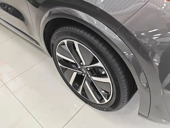 Li Auto L9 2024