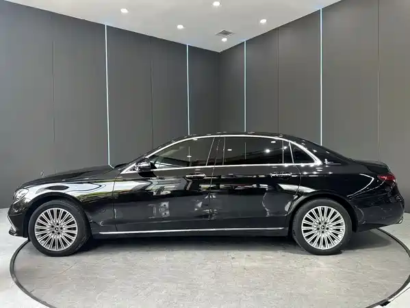 Mercedes-Benz E-Class 2023