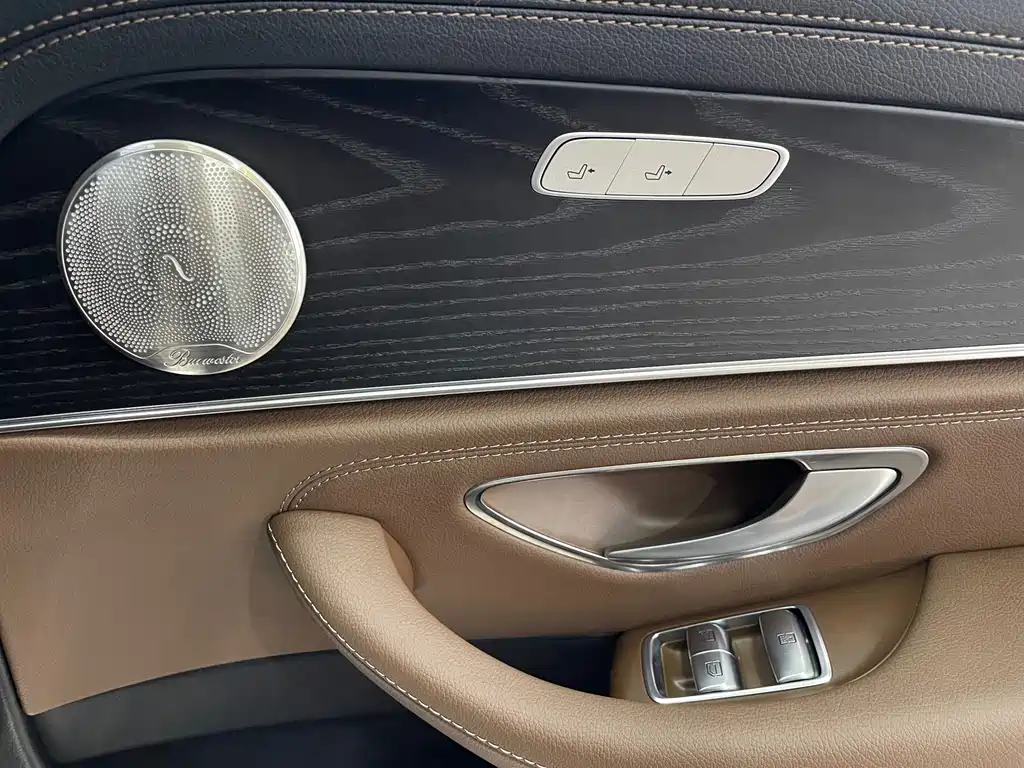 Mercedes-Benz E-Class 2022 — фото 13
