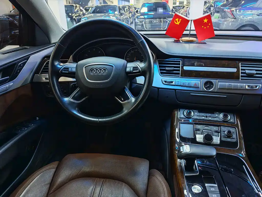 Audi A8 2017 — фото 14