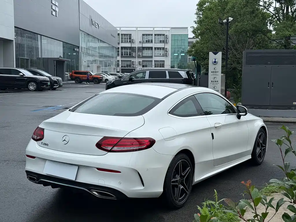 Mercedes-Benz C-Class 2020