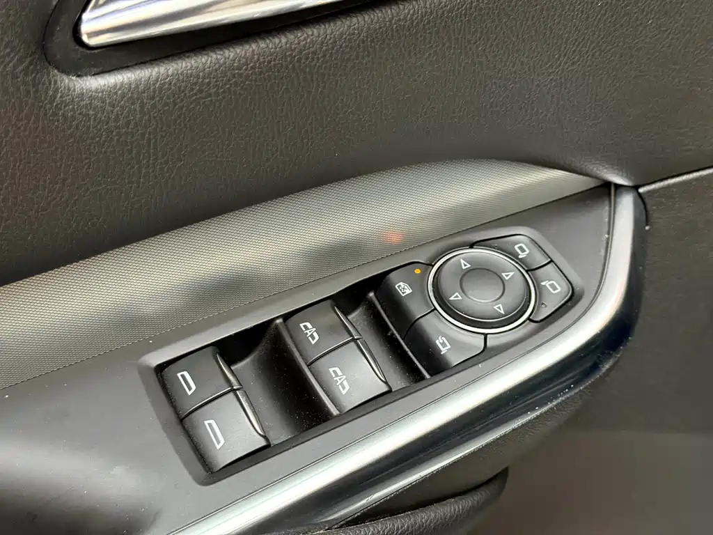 Cadillac XT4 2018 — фото 10