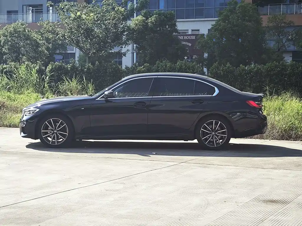 BMW 3 Series 2021