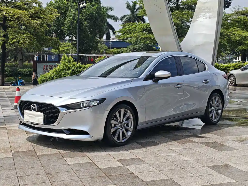 Mazda 3 Axela 2019 — фото 1