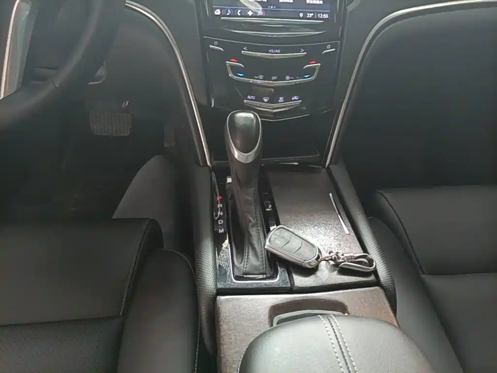 Cadillac XTS 2018 — фото 14