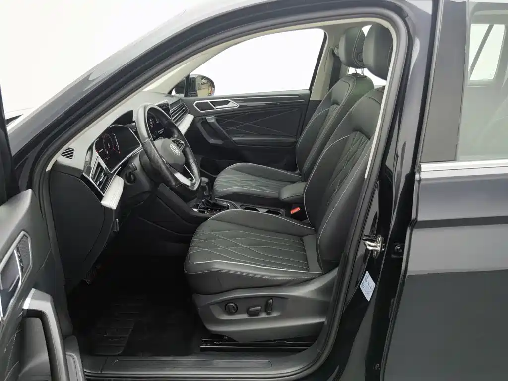 Volkswagen Tiguan L 2022 — фото 10