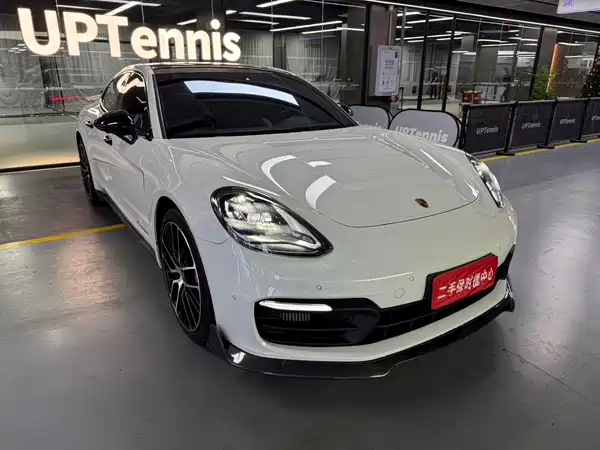 Porsche Panamera 2023