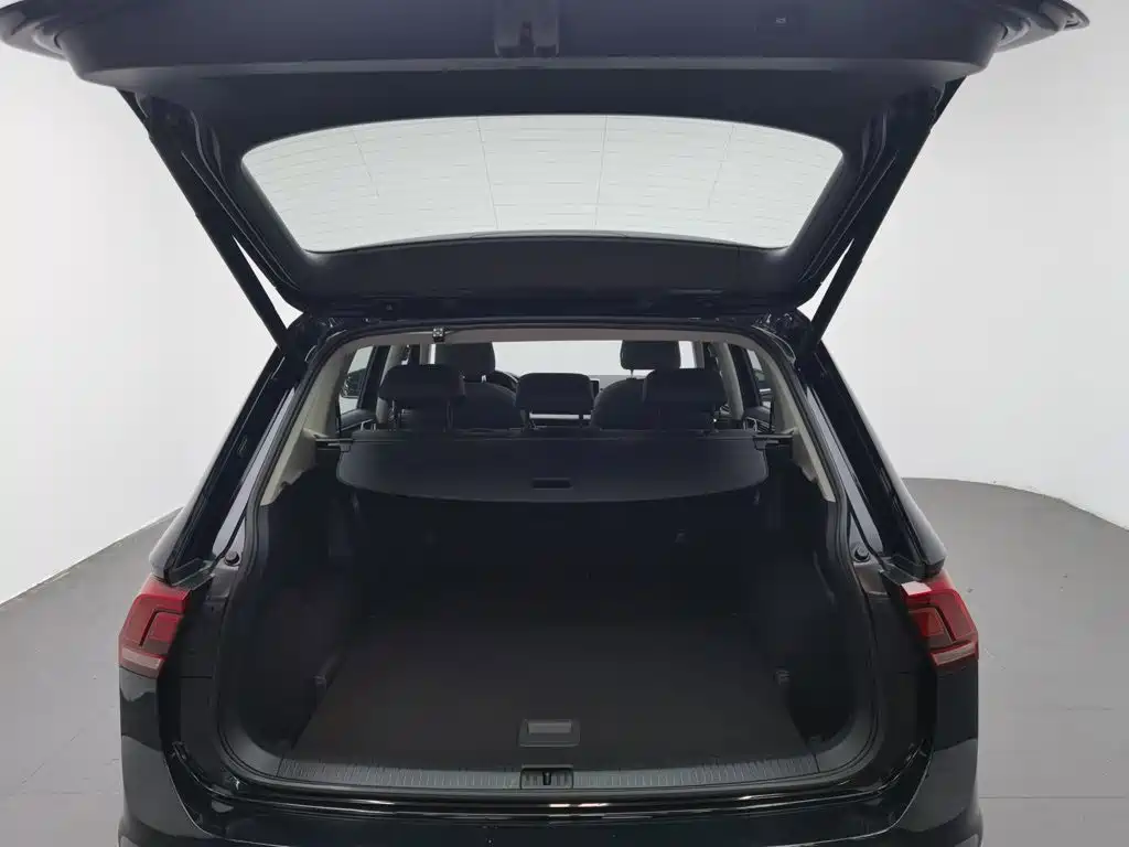 Volkswagen Tiguan L 2022 — фото 16