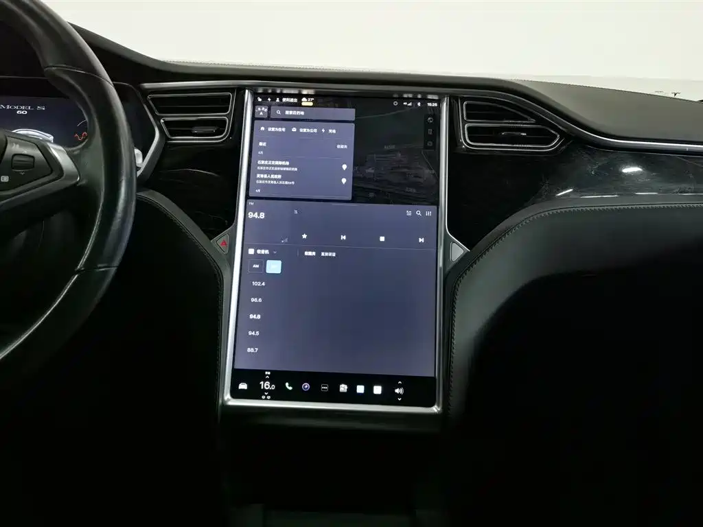 Tesla Model S 2017 — фото 12