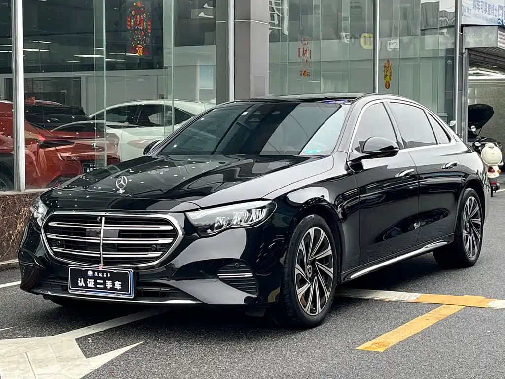 Mercedes-Benz E-Class 2024 — фото 1