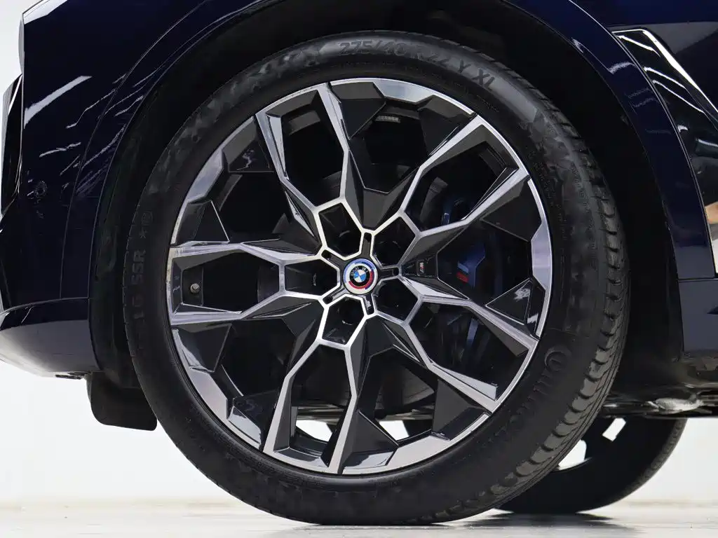 BMW X7 M60i 2023 — фото 33