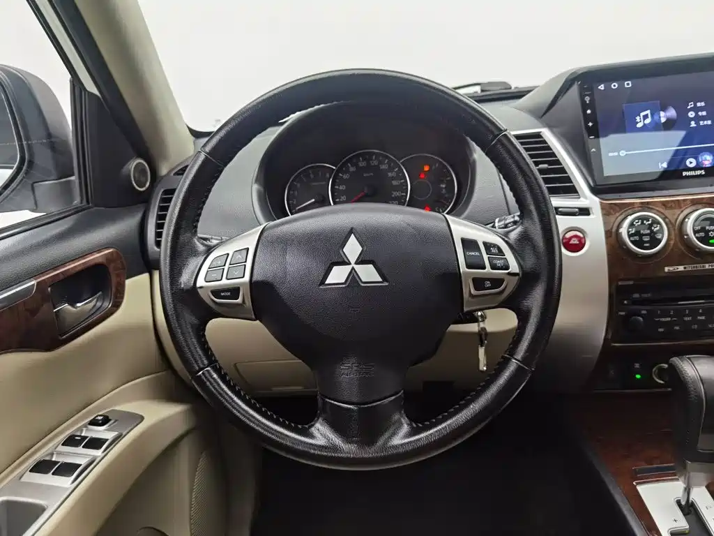 Mitsubishi Pajero Jinchang 2015 — фото 11