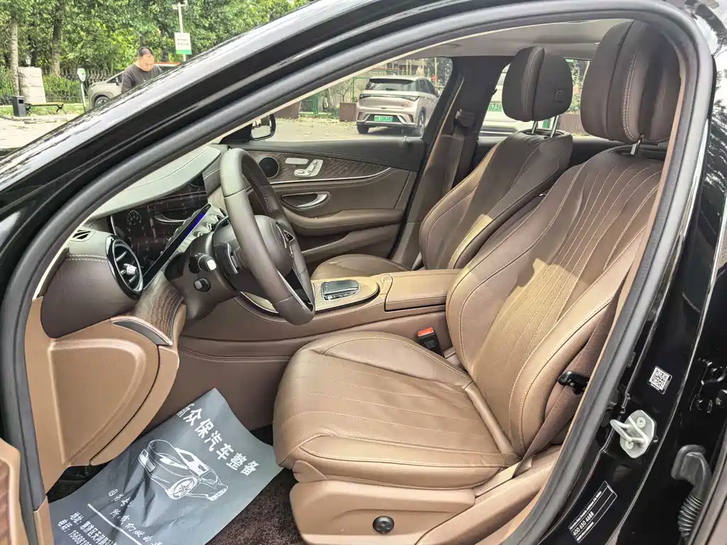 Mercedes-Benz E-Class 2023 — фото 12