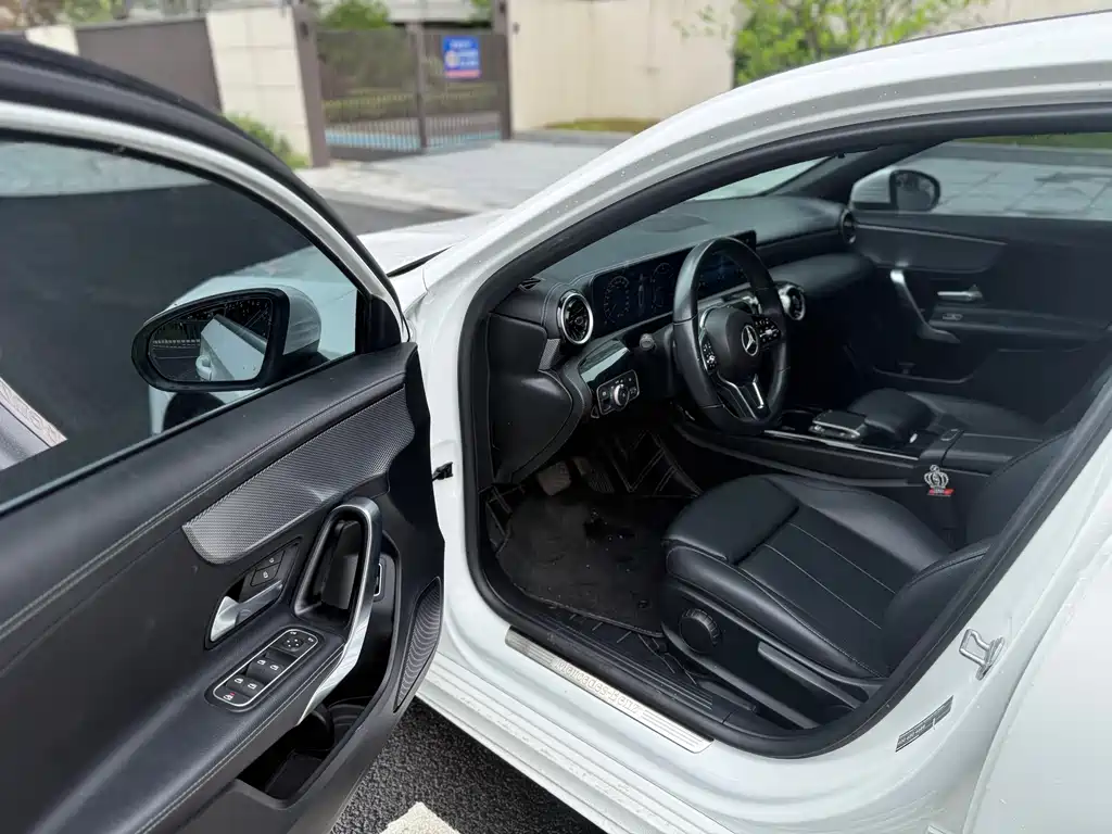 Mercedes-Benz A-Class 2022 — фото 8