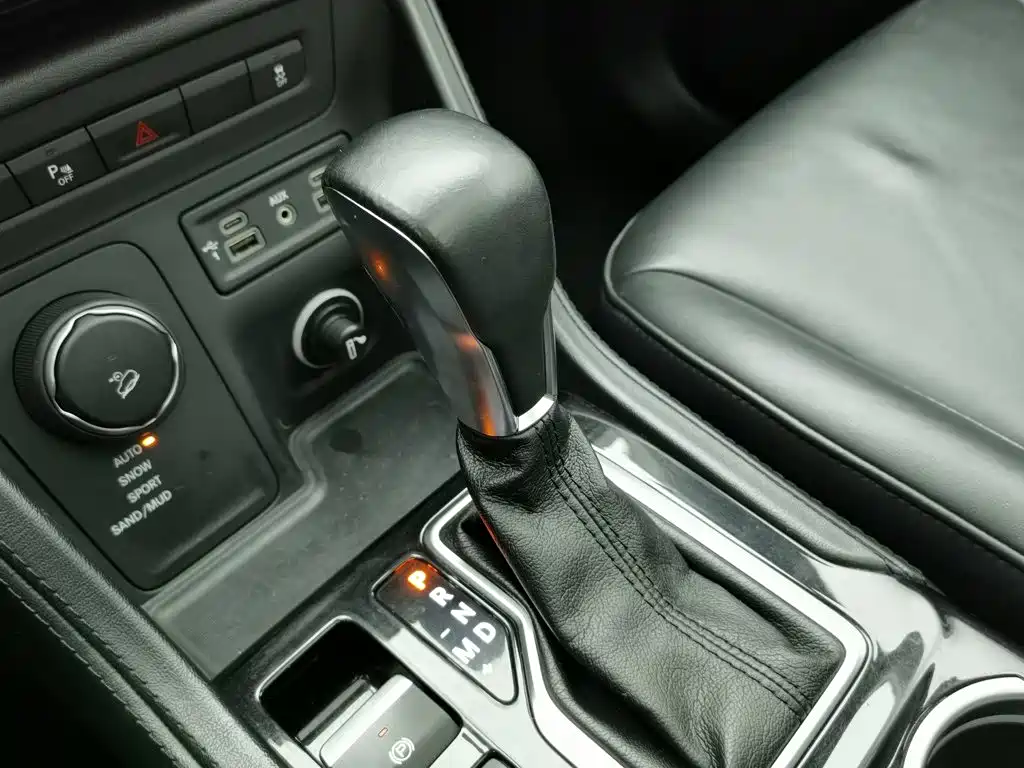 Jeep Grand Commander 2020 — фото 13