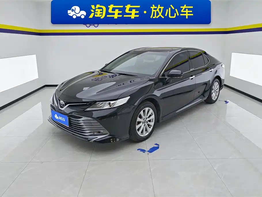 Toyota Camry 2021 — фото 1