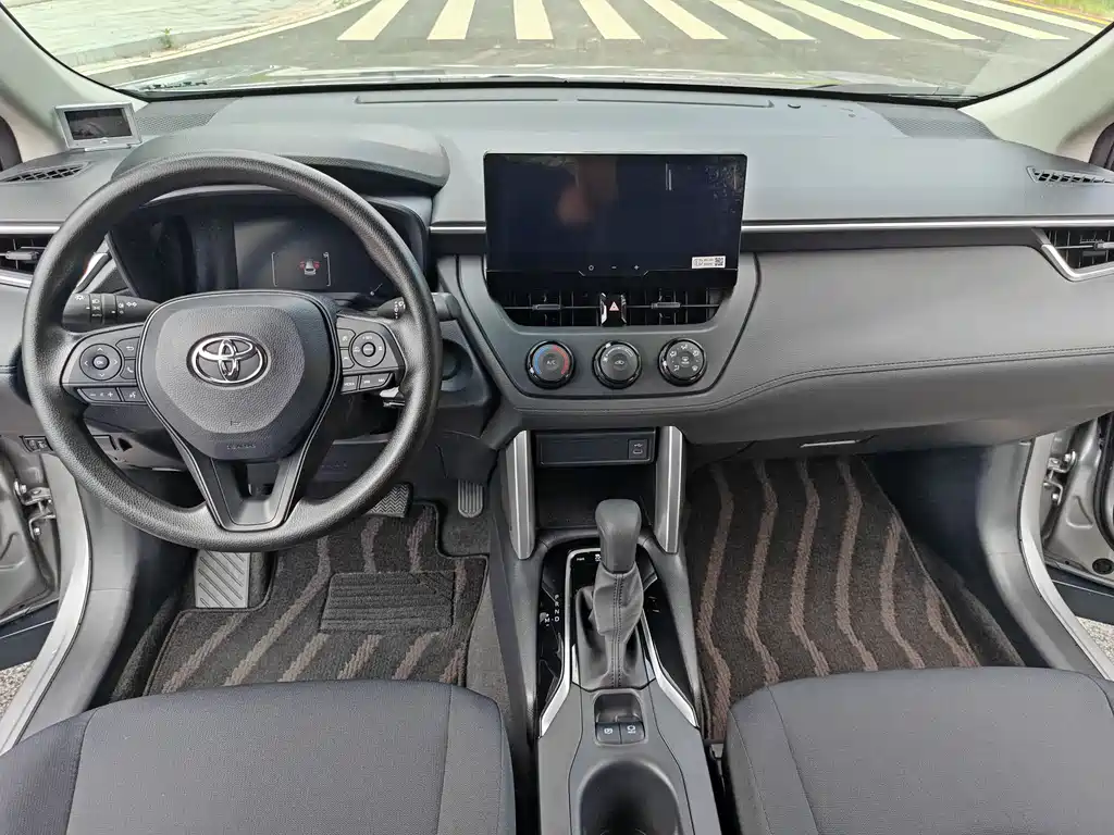 Toyota Corolla Cross 2024 — фото 11