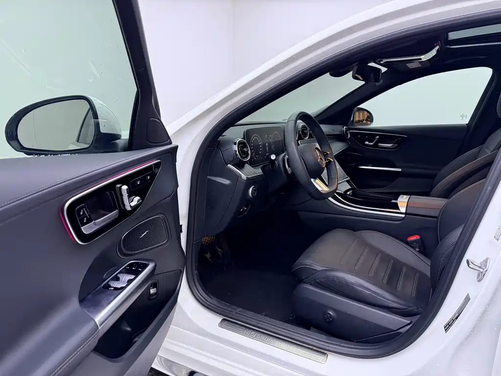 Mercedes-Benz C-Class 2023 — фото 8
