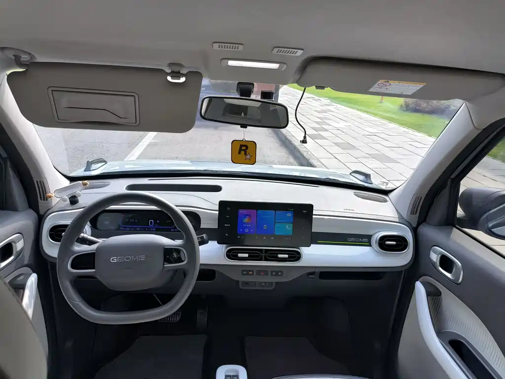 Geely Galaxy Panda 2025 — фото 17