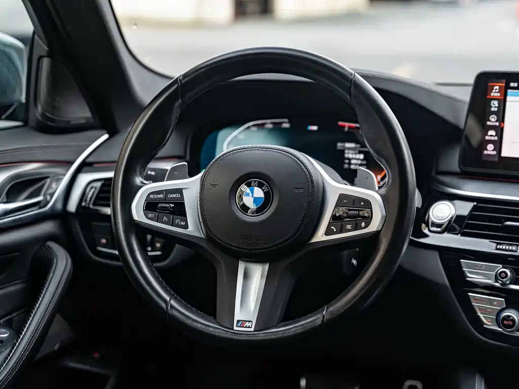 BMW 5 Series 2023 — фото 9