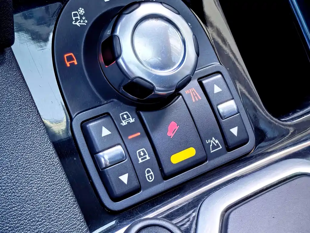 Land Rover Discovery 2011 — фото 26