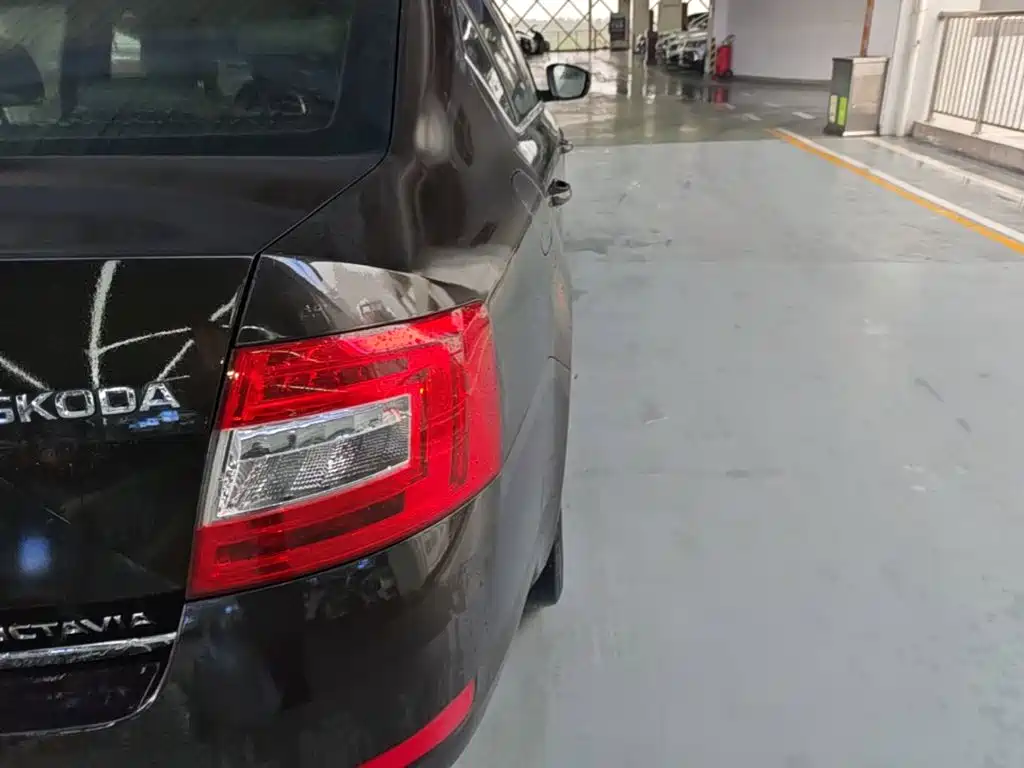 Skoda Octavia 2015 — фото 8