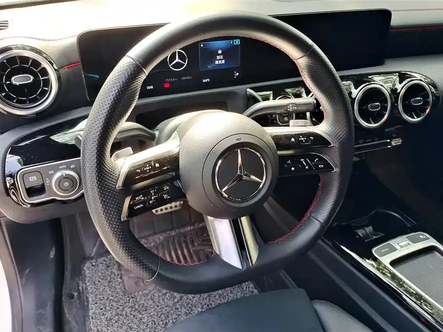 Mercedes-Benz CLA 2024 — фото 15
