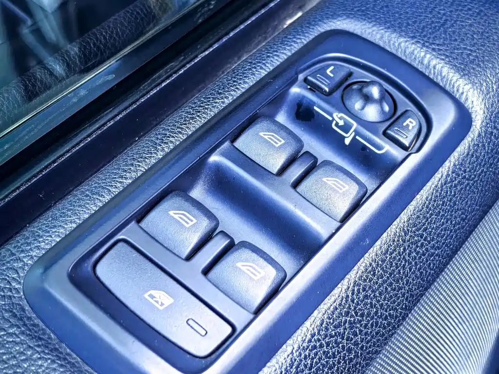 Land Rover Discovery 2011 — фото 15