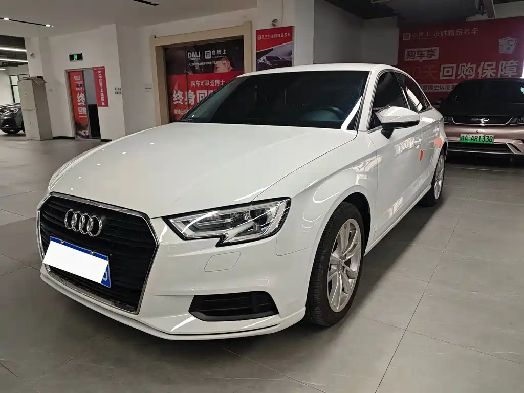 Audi A3 2017 — фото 1
