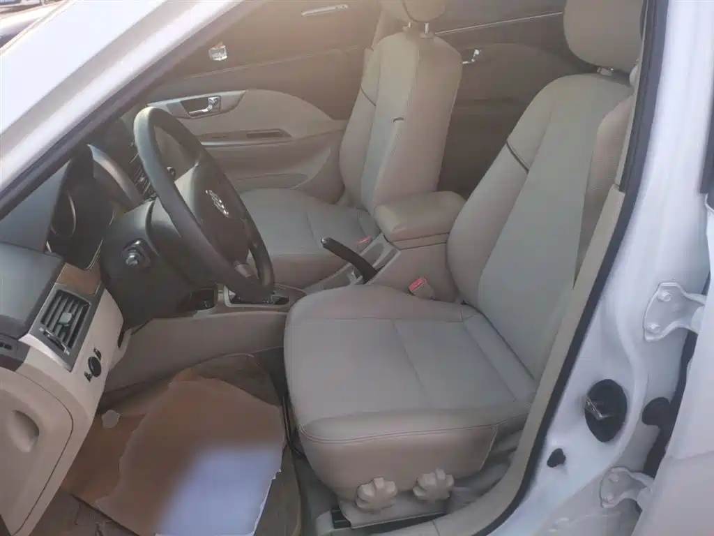 Buick Excelle 2016 — фото 15