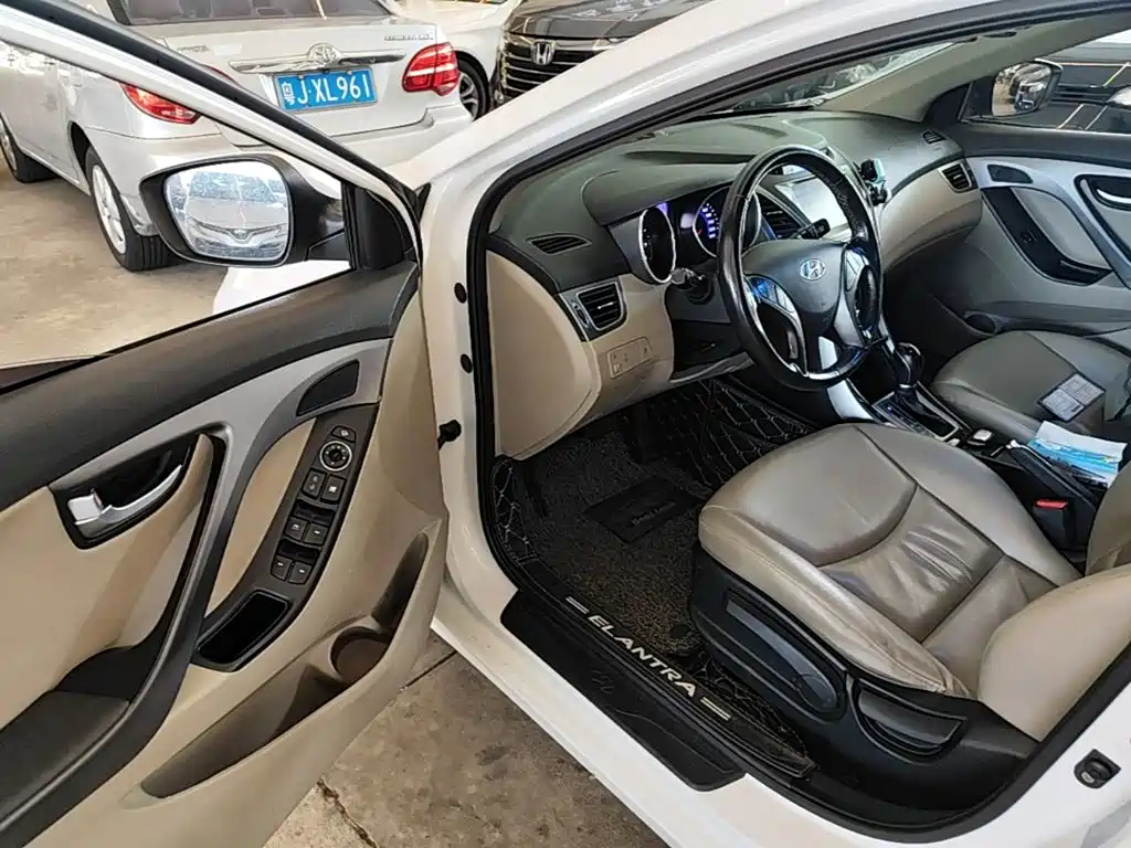 Hyundai Elantra Langdong 2016 — фото 16